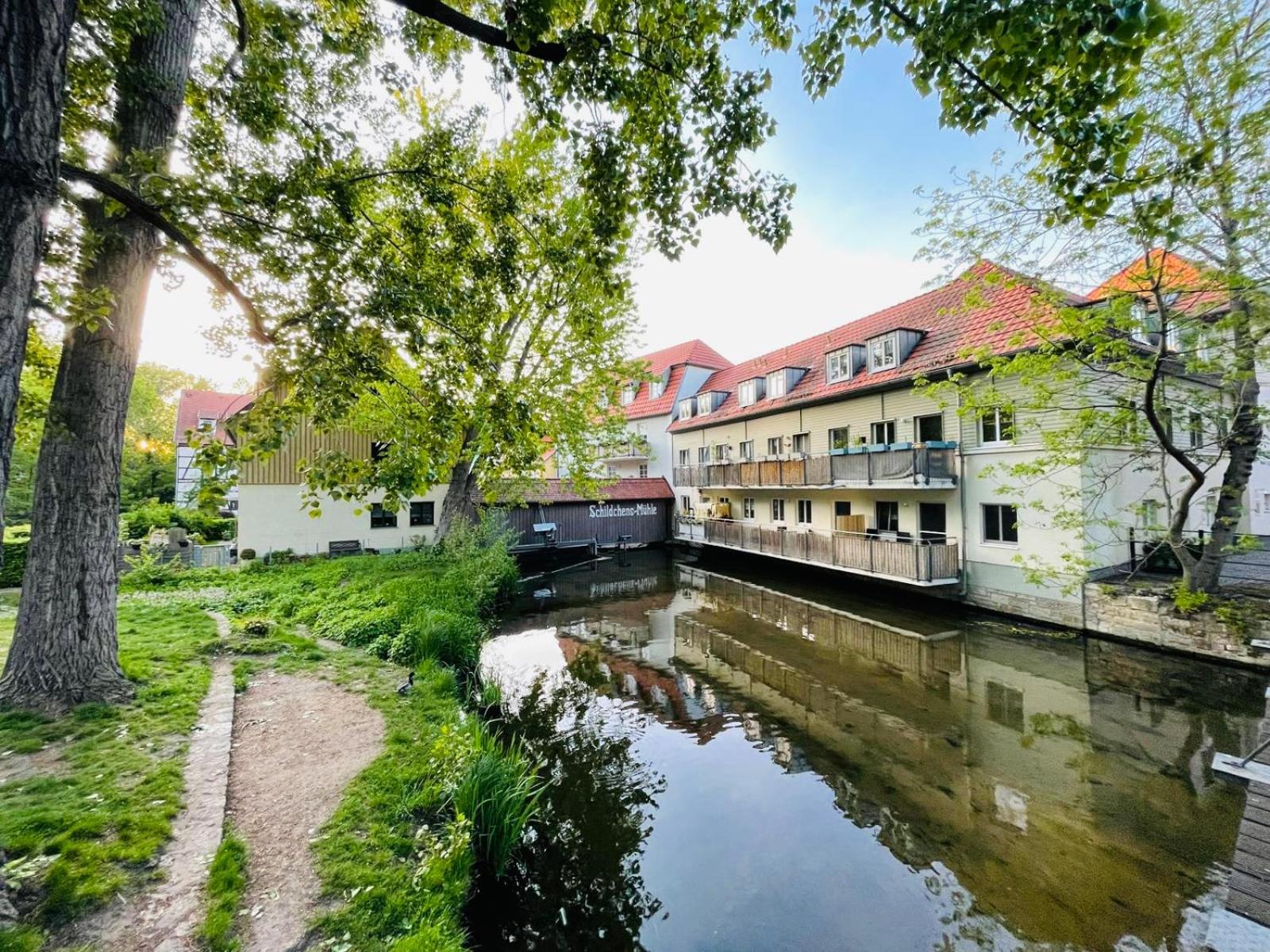 Ferienwohnung Schildblick Modernes Apartment Direkt In Der Altstadt Von Erfurt Nahe Der Kraemerbruecke - Beste Innenstadtlage Eksteriør bilde