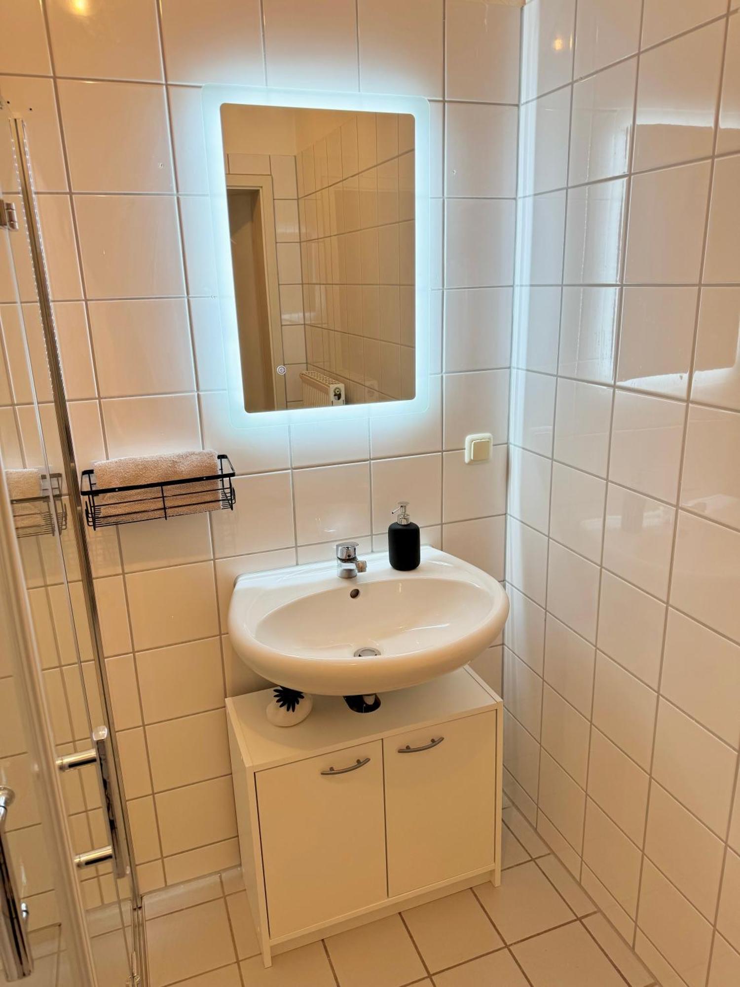 Ferienwohnung Schildblick Modernes Apartment Direkt In Der Altstadt Von Erfurt Nahe Der Kraemerbruecke - Beste Innenstadtlage Eksteriør bilde