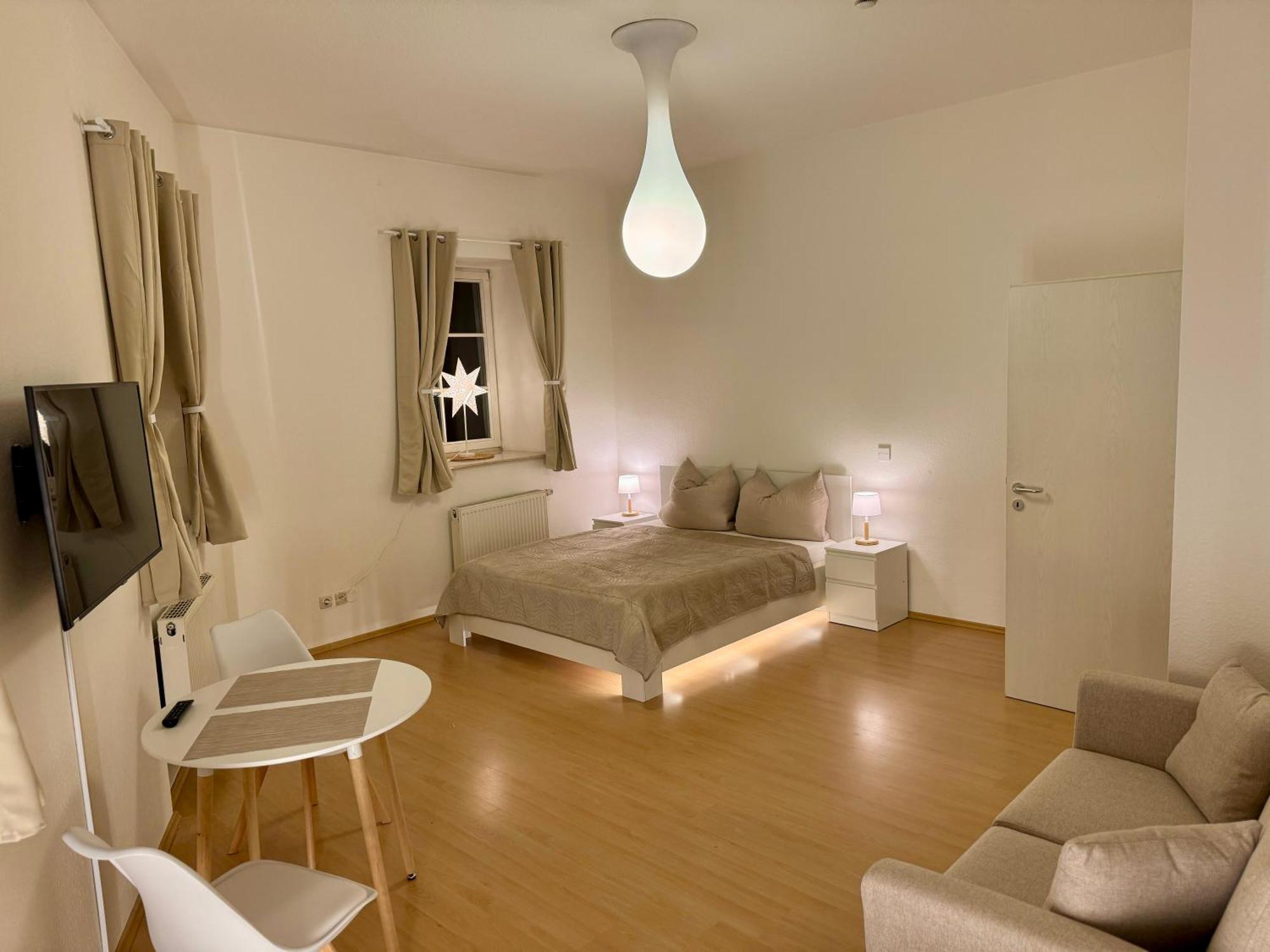 Ferienwohnung Schildblick Modernes Apartment Direkt In Der Altstadt Von Erfurt Nahe Der Kraemerbruecke - Beste Innenstadtlage Eksteriør bilde