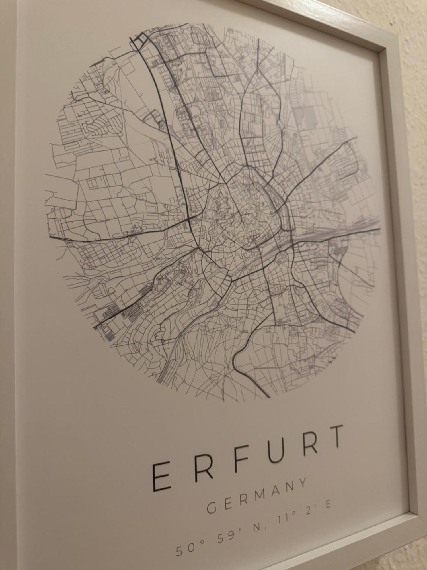 Ferienwohnung Schildblick Modernes Apartment Direkt In Der Altstadt Von Erfurt Nahe Der Kraemerbruecke - Beste Innenstadtlage Eksteriør bilde
