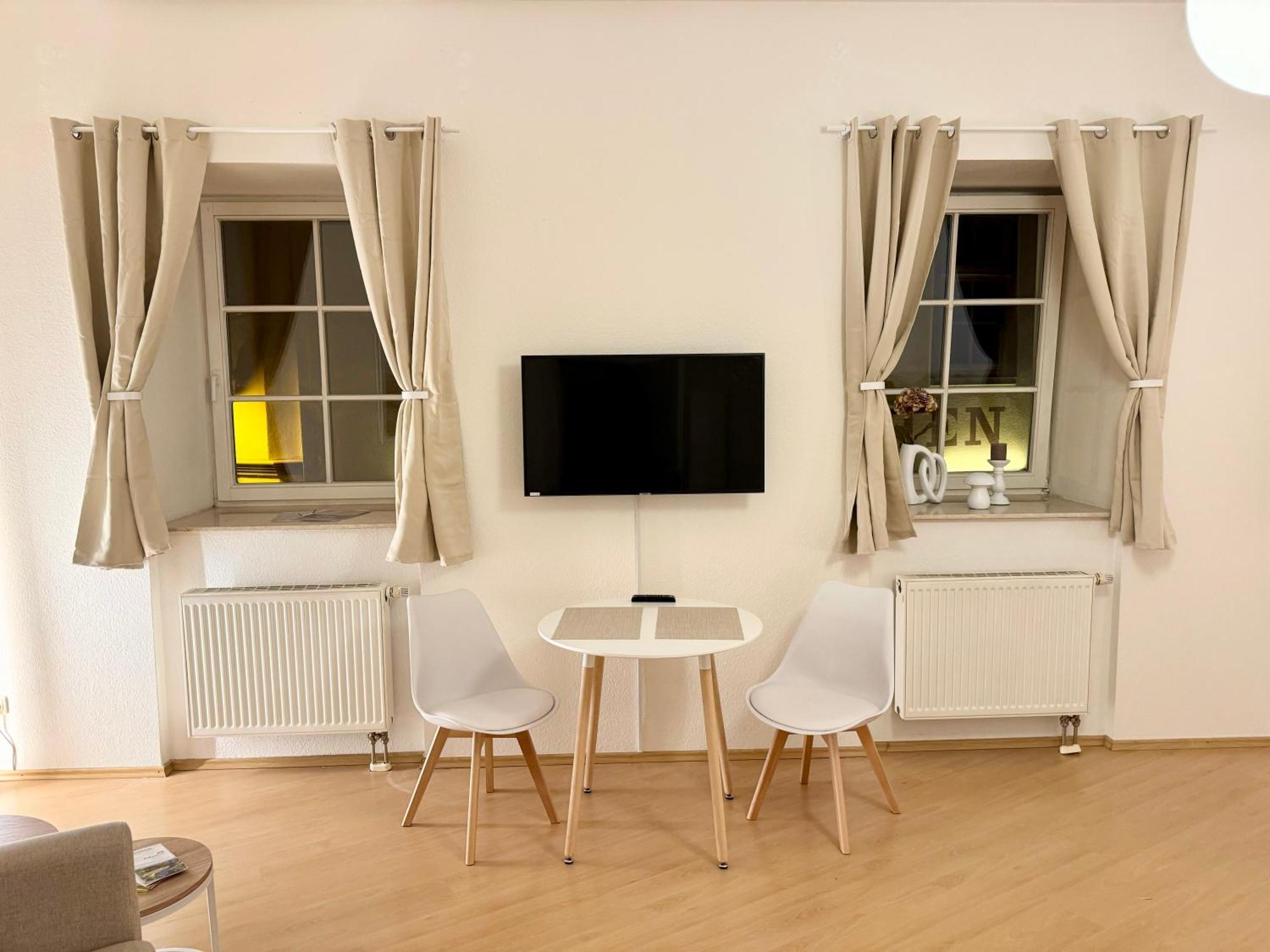 Ferienwohnung Schildblick Modernes Apartment Direkt In Der Altstadt Von Erfurt Nahe Der Kraemerbruecke - Beste Innenstadtlage Eksteriør bilde